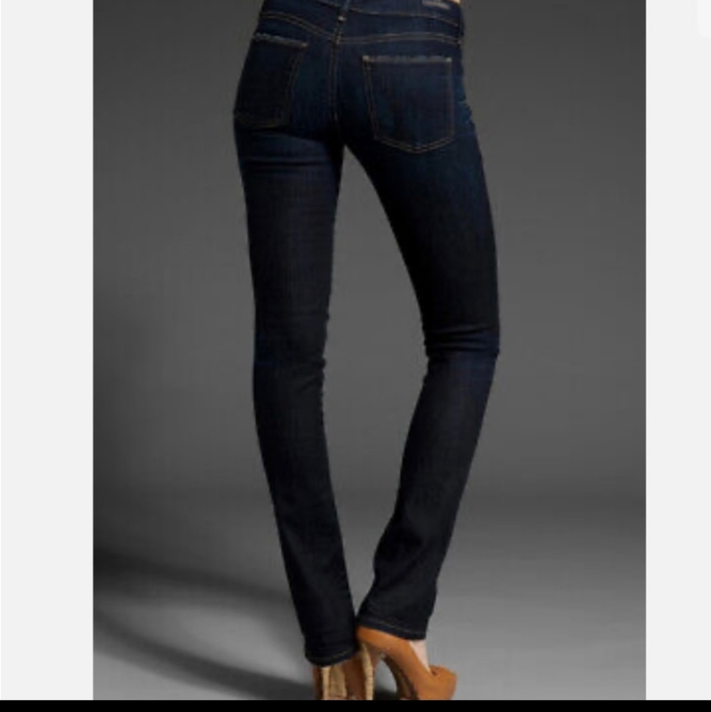 Citizens of Humanity  Ave low rise straight  Jeans size 28